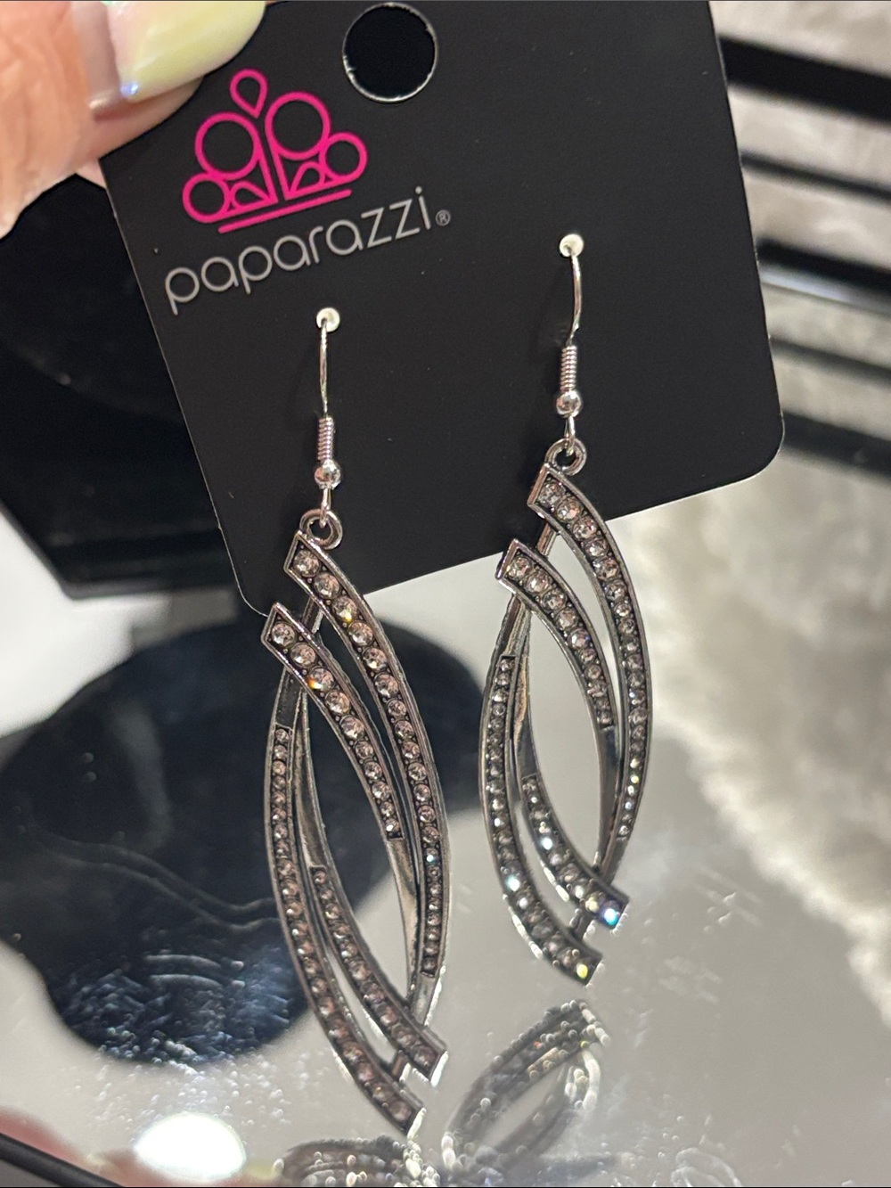 NEW | PAPARAZZI Twinkle for Two White Silver-tone Earrings - Picture 2 of 5